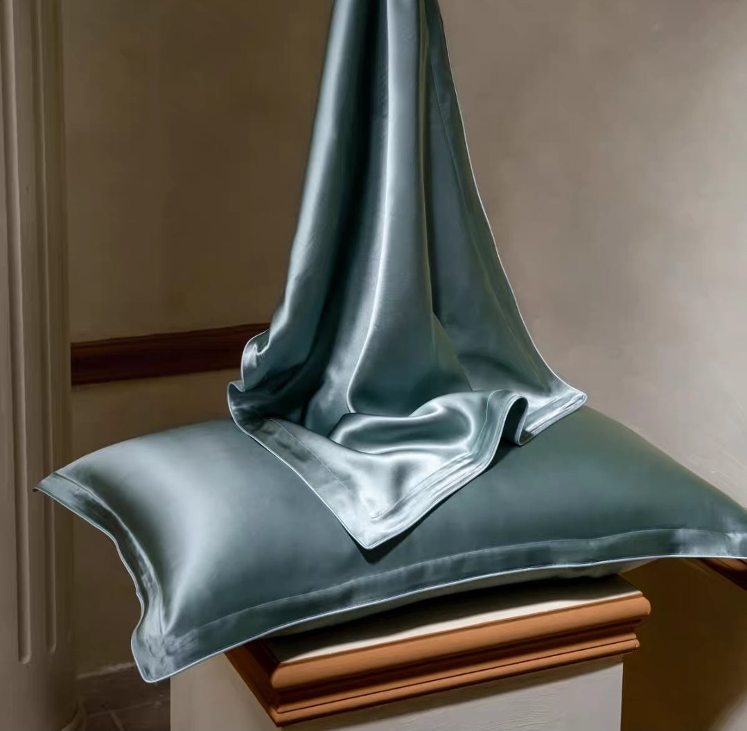 Premium mulberry silk pillowcase for beauty sleep and skin care