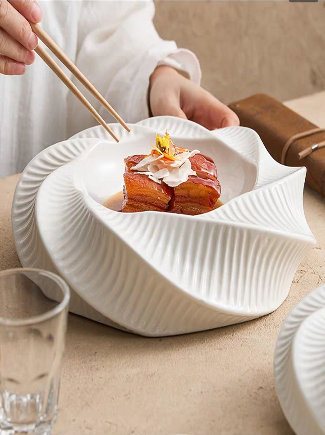 Sculptural Ripple Ceramic Bowl – White Curved Deep Plate Set of 2
