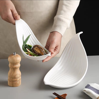 Elegant White Leaf-Shaped Ceramic Plate – High-Temperature Fired Tableware for Restaurants & Home Dining - Set of 4