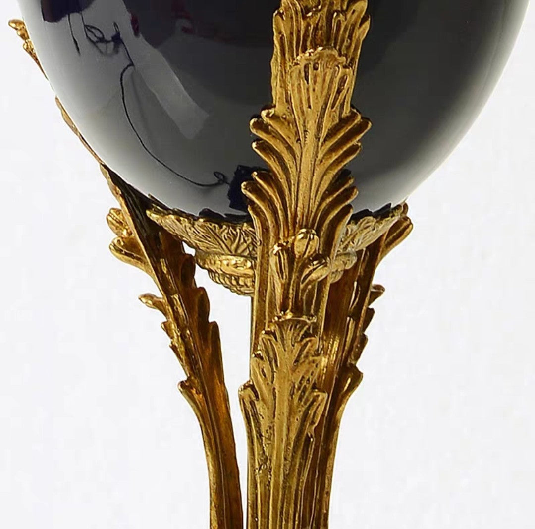 Vintage Porcelain and Brass Table Lamp – Handcrafted Accent Piece